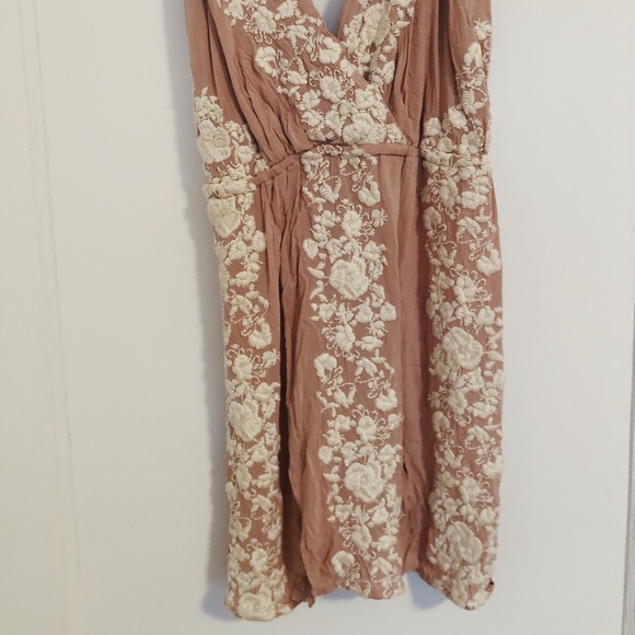 embroidered beachy slip dress from Planet Blue 💦 - Picture 3 of 3